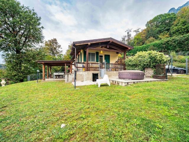 Villa Indipendente in vendita a Malnago, Lecco