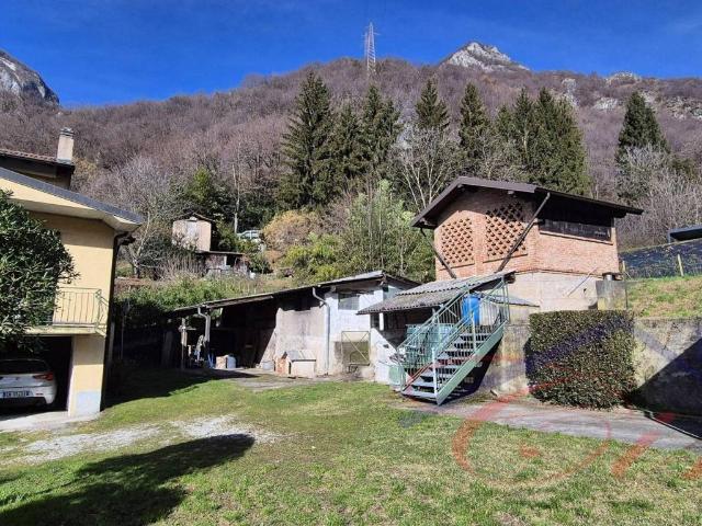 Villa Indipendente in vendita a Laorca, Lecco