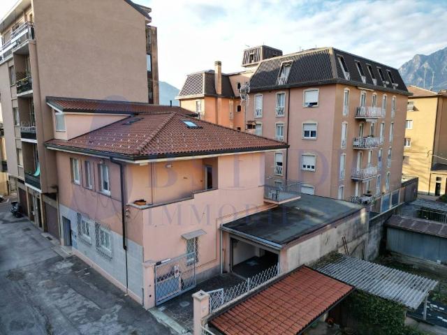 Villa Indipendente in vendita a Castello, Lecco