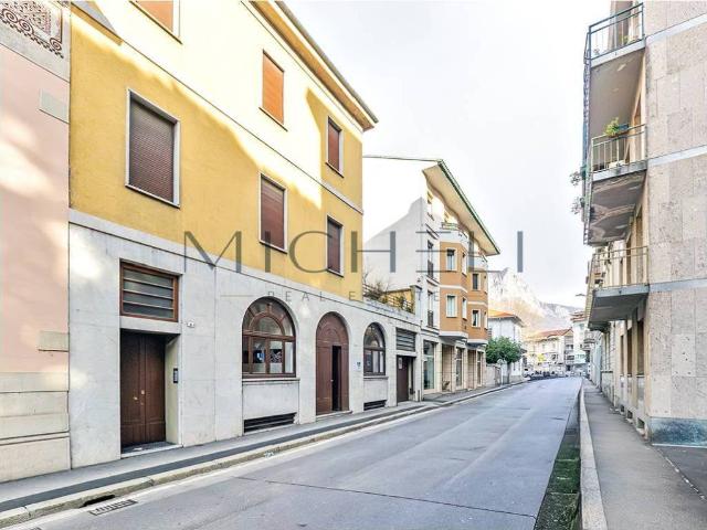 Villa Indipendente in vendita a Pescarenico, Lecco