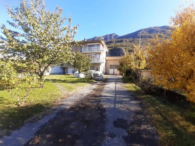 Villa Indipendente in vendita a Chiuso, Lecco