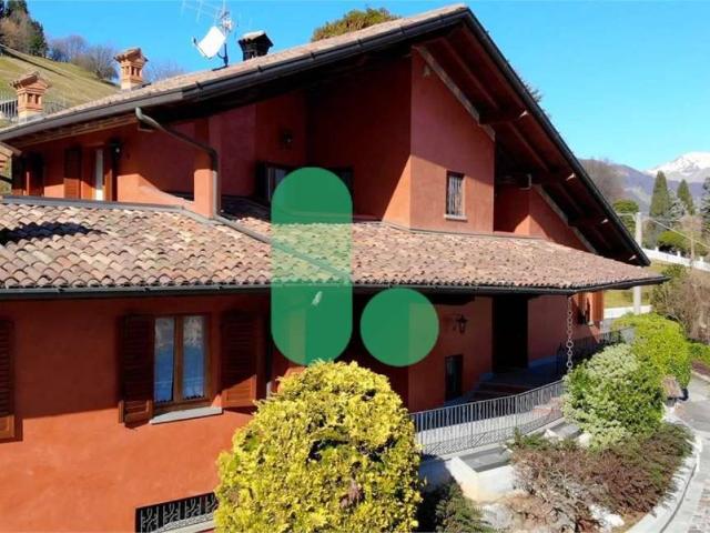 Villa Indipendente in vendita a Leffe, Lombardia