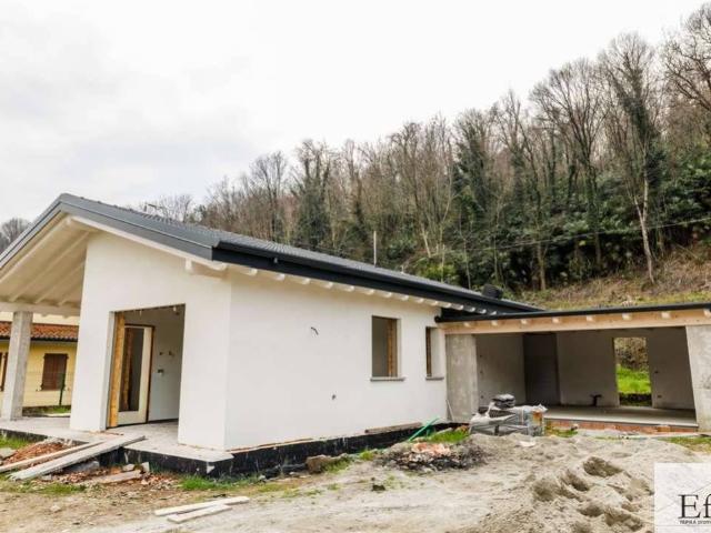 Villa Indipendente in vendita a Unione dei comuni del Medio Verbano, Leggiuno