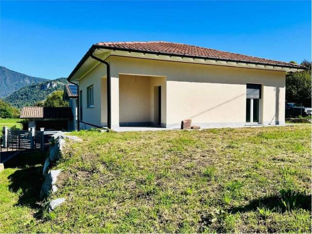 Villa Indipendente in vendita a Unione dei comuni del Medio Verbano, Leggiuno