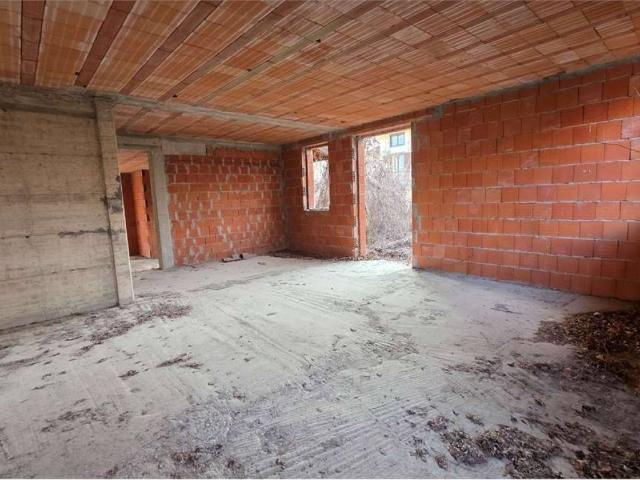 Villa Indipendente in vendita a Unione dei comuni del Medio Verbano, Leggiuno