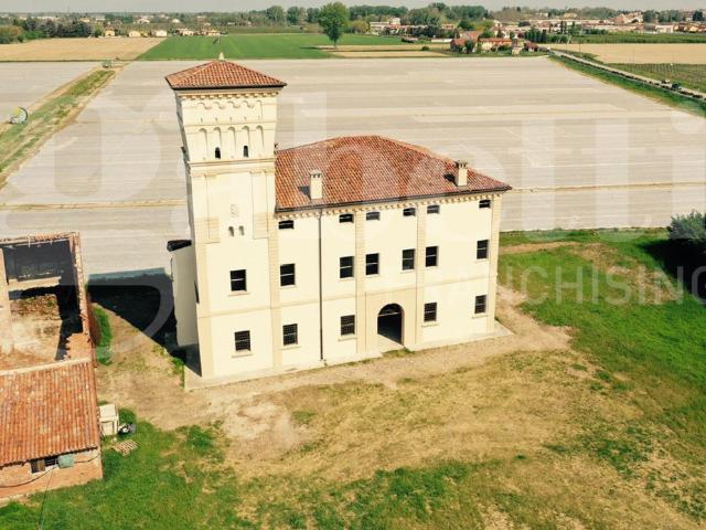 Villa Indipendente in vendita a Legnago, Veneto