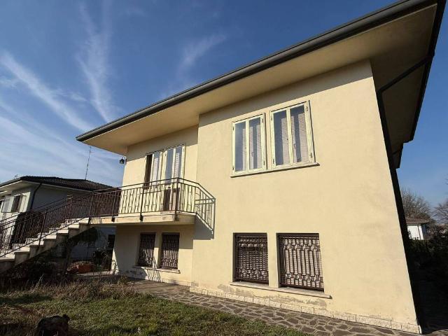 Villa Indipendente in vendita a Legnago, Veneto