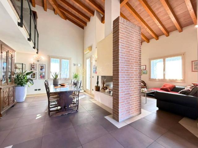 Villa Indipendente in vendita a Legnago, Veneto