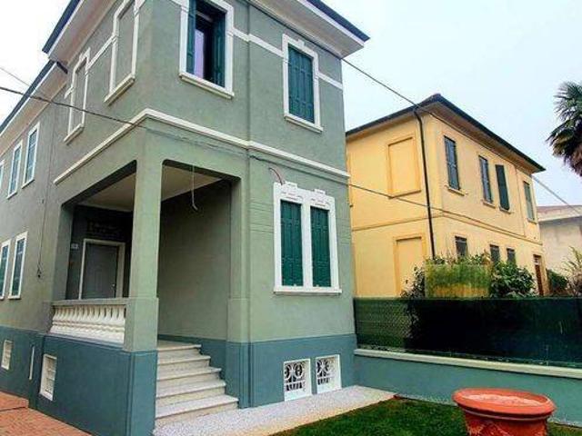 Villa Indipendente in vendita a Legnago, Veneto