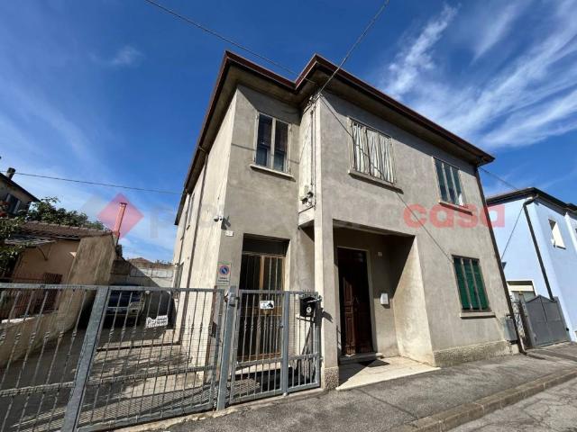 Villa Indipendente in vendita a Legnago, Veneto