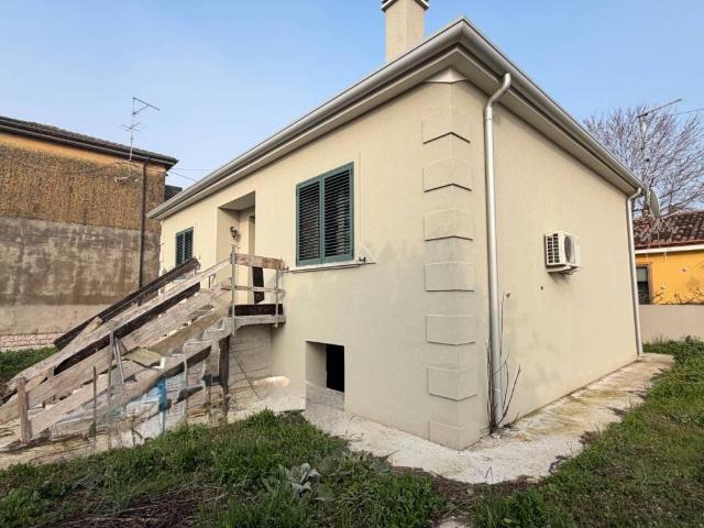 Villa Indipendente in vendita a Legnago, Veneto