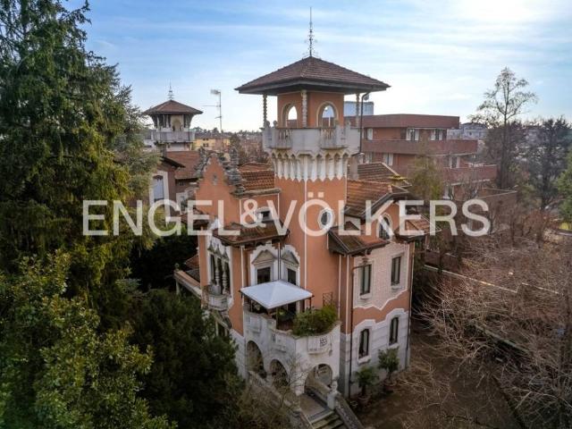 Villa Indipendente in vendita a Oltrestazione, Legnano
