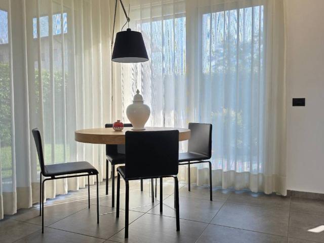 Villa Indipendente in vendita a Legnano, Lombardia