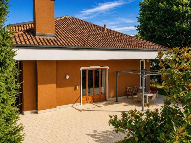 Villa Indipendente in vendita a Oltrestazione, Legnano