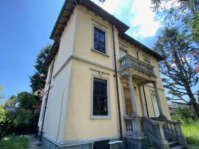 Villa Indipendente in vendita a Oltresempione, Legnano