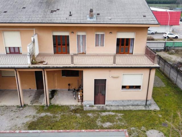 Villa Indipendente in vendita a Oltrestazione, Legnano