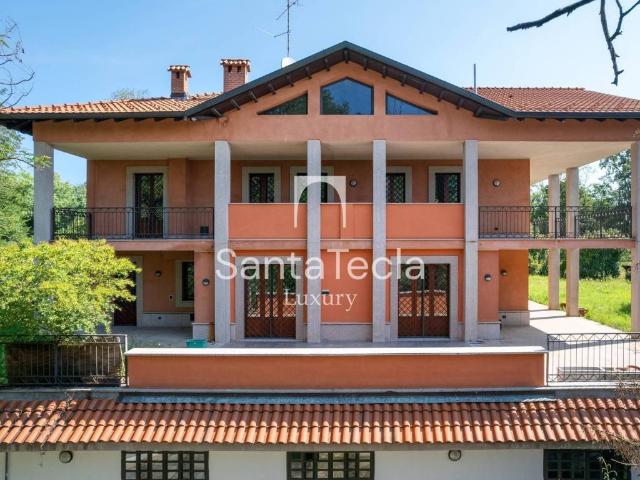Villa Indipendente in vendita a Legnano, Lombardia