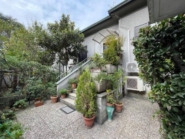 Villa Indipendente in vendita a Oltresempione, Legnano