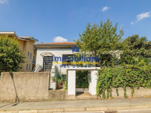 Villa Indipendente in vendita a Oltresempione, Legnano