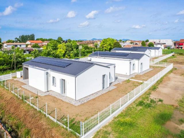 Villa Indipendente in vendita a Legnaro, Veneto