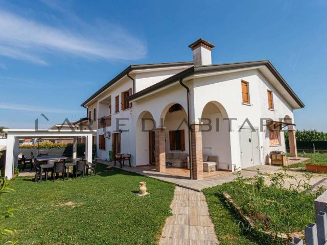 Villa Indipendente in vendita a Legnaro, Veneto