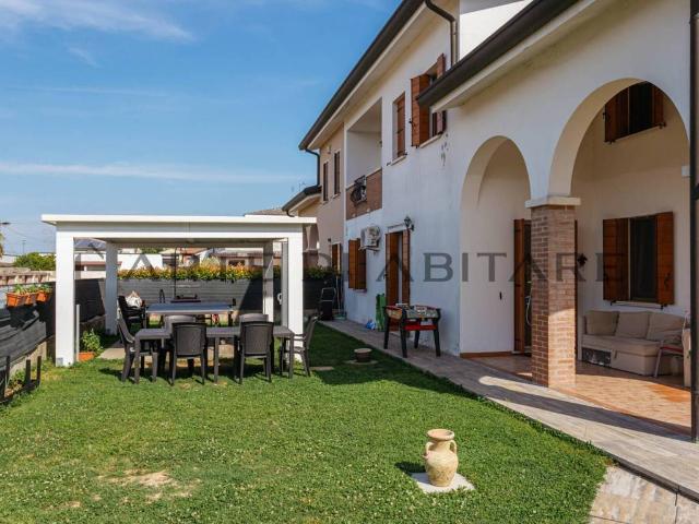 Villa Indipendente in vendita a Legnaro, Veneto