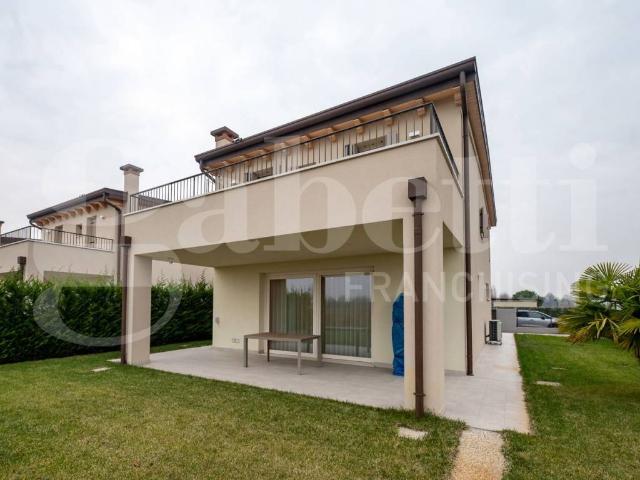 Villa Indipendente in vendita a Legnaro, Veneto