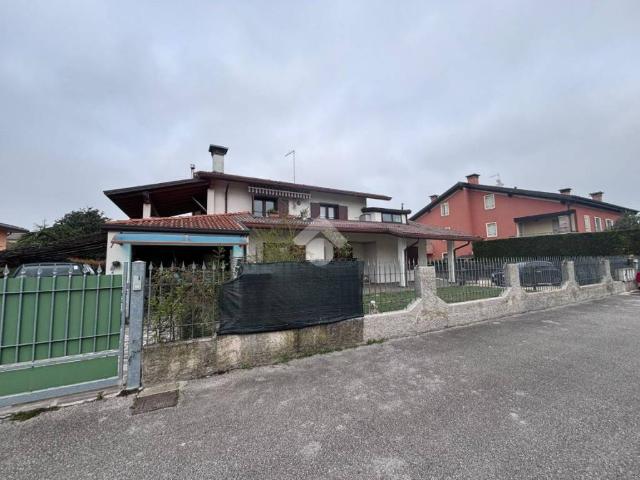 Villa Indipendente in vendita a Legnaro, Veneto