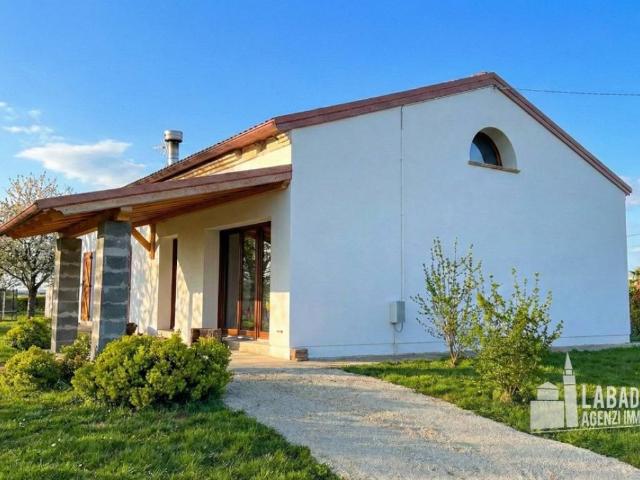 Villa Indipendente in vendita a Lendinara, Veneto