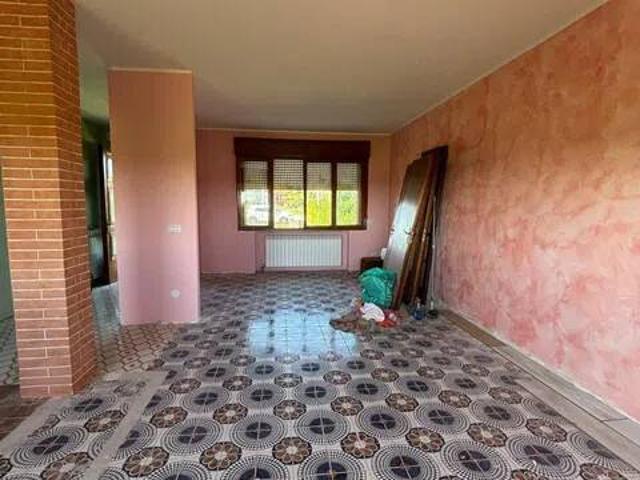 Villa Indipendente in vendita a Lendinara, Veneto