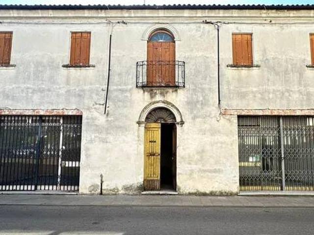 Villa Indipendente in vendita a Lendinara, Veneto
