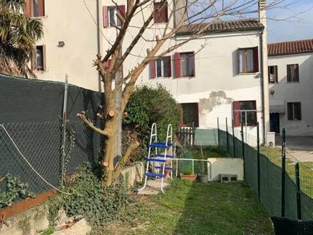 Villa Indipendente in vendita a Lendinara, Veneto