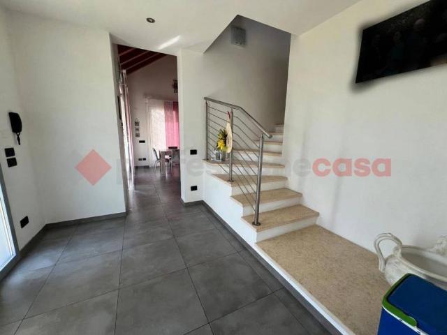 Villa Indipendente in vendita a Lendinara, Rovigo