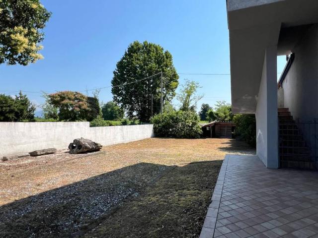 Villa Indipendente in vendita a Leno, Lombardia