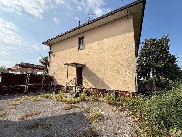 Villa Indipendente in vendita a Leno, Brescia