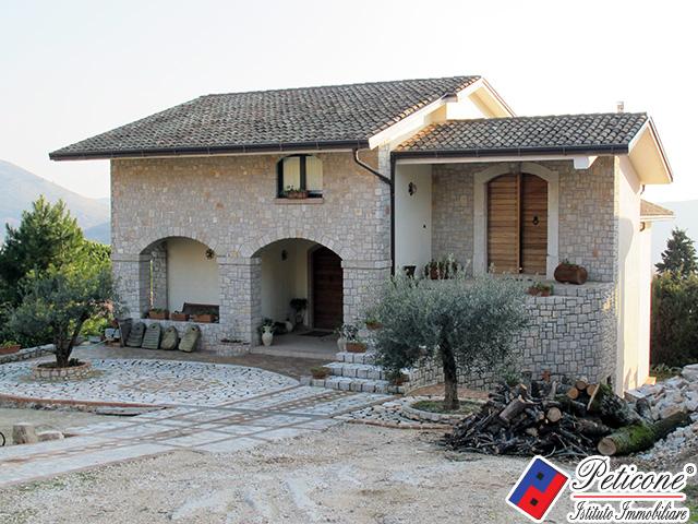 Villa Indipendente in vendita a Lenola, Lazio