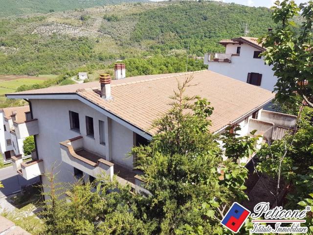 Villa Indipendente in vendita a Lenola, Lazio