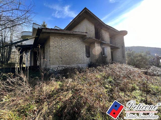 Villa Indipendente in vendita a Lenola, Lazio