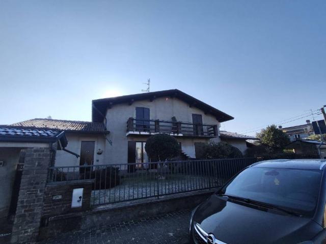 Villa Indipendente in vendita a Copreno, Lentate Sul Seveso