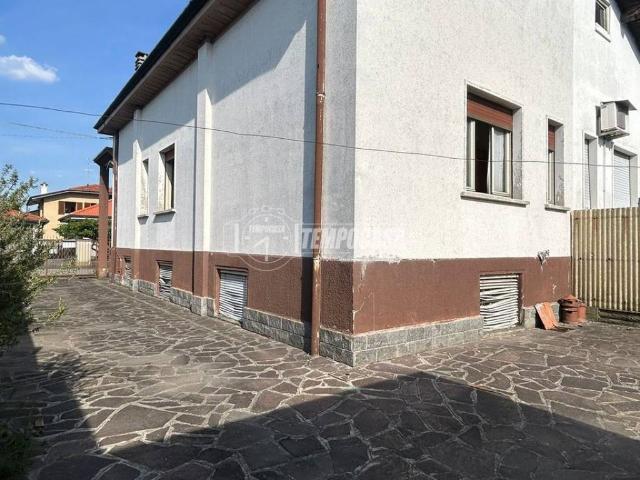 Villa Indipendente in vendita a Birago, Lentate Sul Seveso