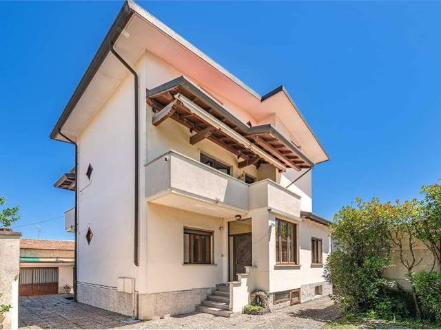 Villa Indipendente in vendita a Birago, Lentate Sul Seveso