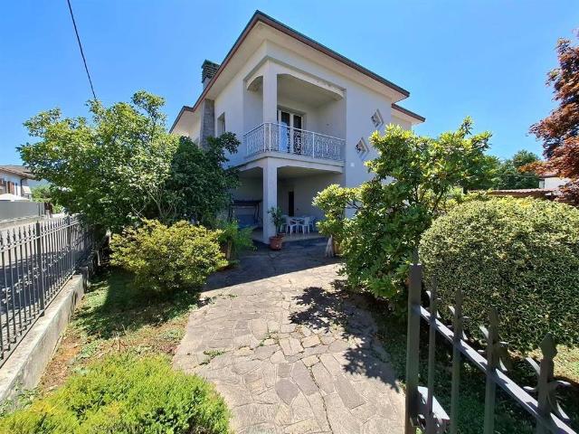 Villa Indipendente in vendita a Birago, Lentate Sul Seveso