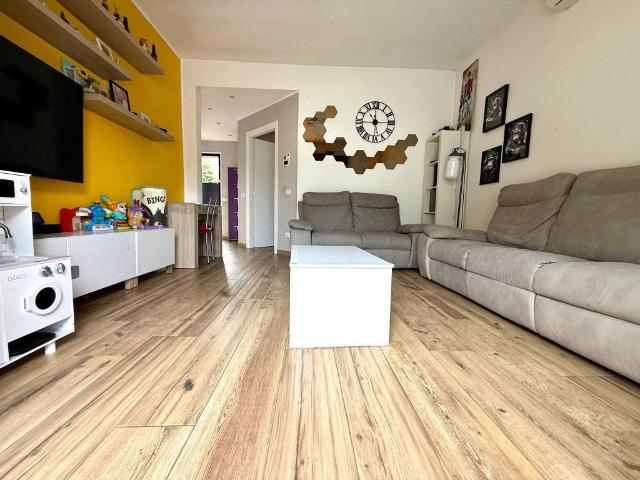 Villa Indipendente in vendita a Lentate Sul Seveso, Lombardia
