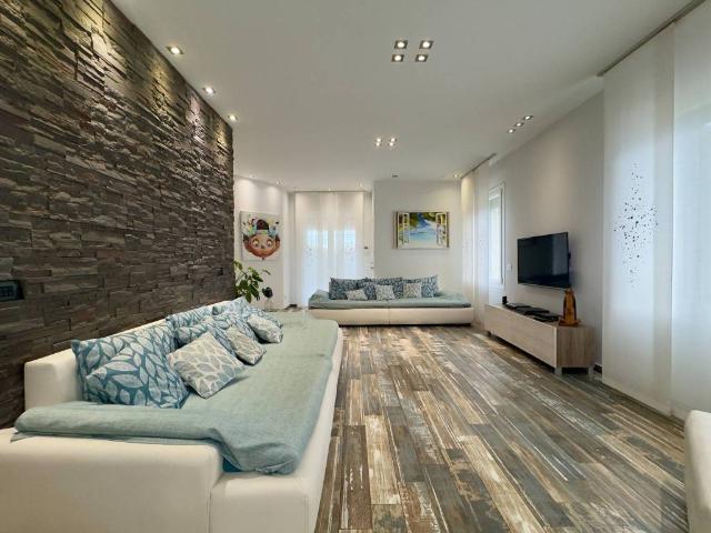 Villa Indipendente in vendita a Birago, Lentate Sul Seveso