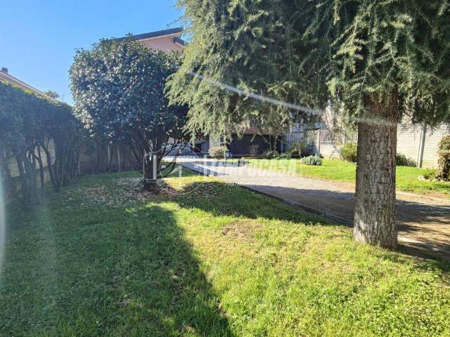 Villa Indipendente in vendita a Birago, Lentate Sul Seveso