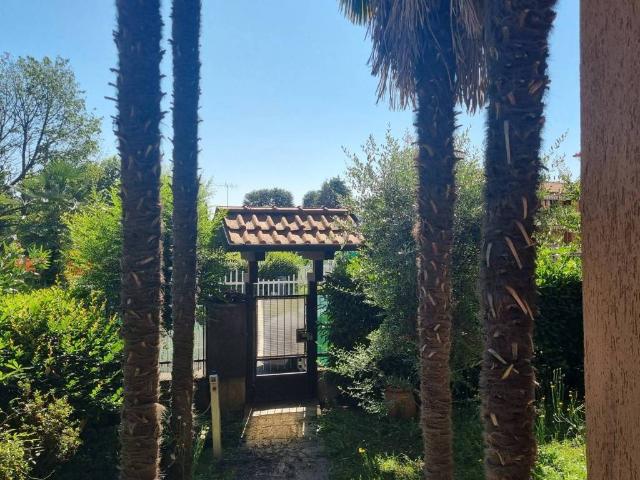Villa Indipendente in vendita a Birago, Lentate sul Seveso