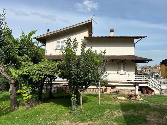 Villa Indipendente in vendita a Leonessa, Lazio