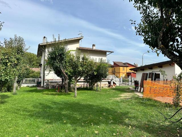 Villa Indipendente in vendita a Leonessa, Lazio