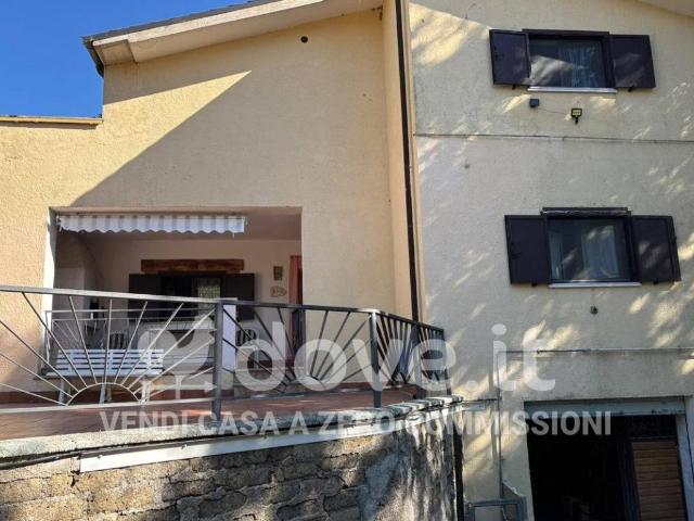 Villa Indipendente in vendita a Leonessa, Rieti