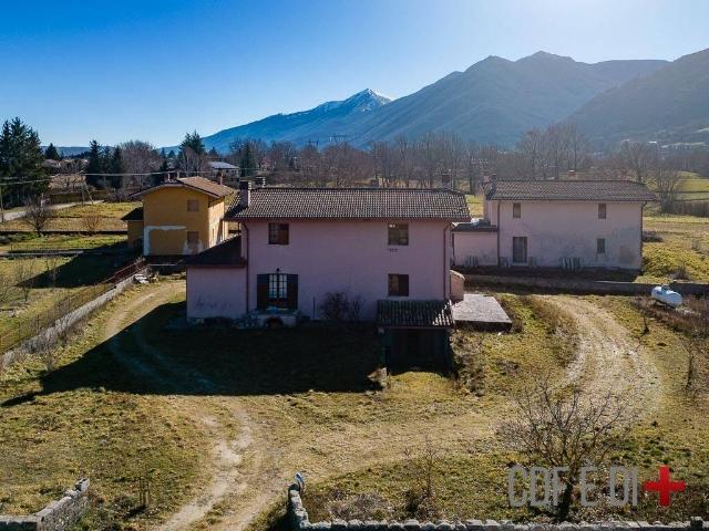 Villa Indipendente in vendita a Leonessa, Lazio